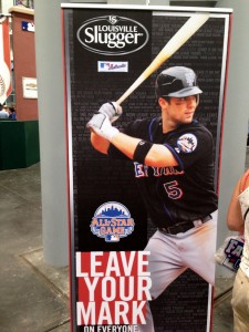 MetsPolice Louisville Slugger Black Uni Display